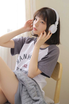 浴室边摸边吃奶边做边爱